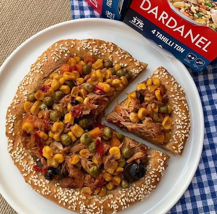 Dardanel Tuna Salad with Corn and Sesame-Crusted Pizza