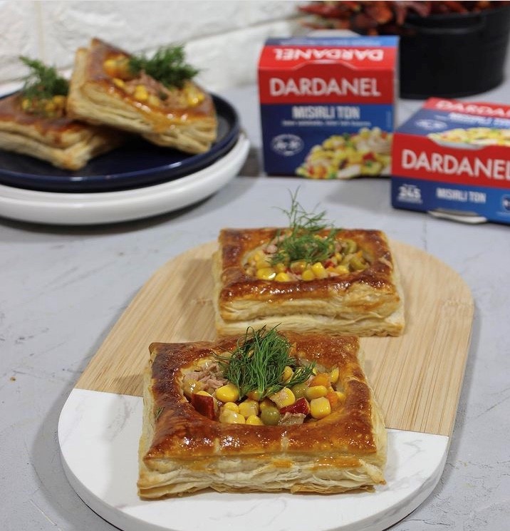 Dardanel Tuna Salad with Corn in Puff Pastry Cup