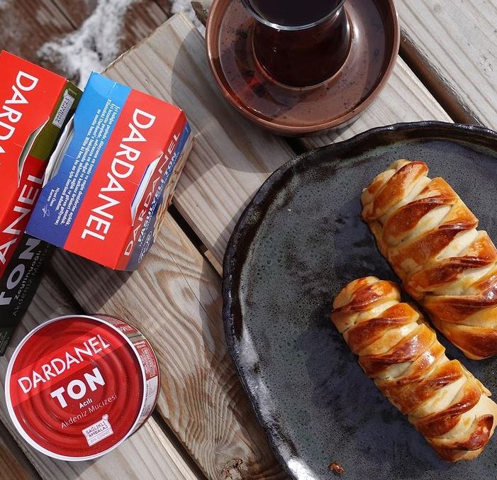 Dardanel Tuna Salad with Corn Pastry