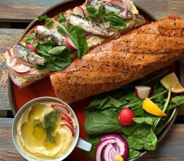 Dardanel Sardine Bread